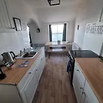 Sea View Penthouse Flat 6 With Fast Wifi And Free Parking 公寓 *