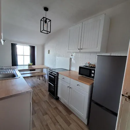 Sea View Penthouse Flat 6 With Fast Wifi And Free Parking Apartment