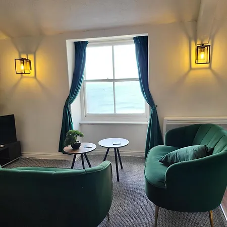 Sea View Penthouse Flat 6 With Fast Wifi And Free Parking Daire Scarborough