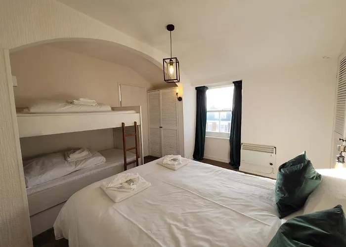 Sea View Penthouse Flat 6 With Fast Wifi And Free Parking *